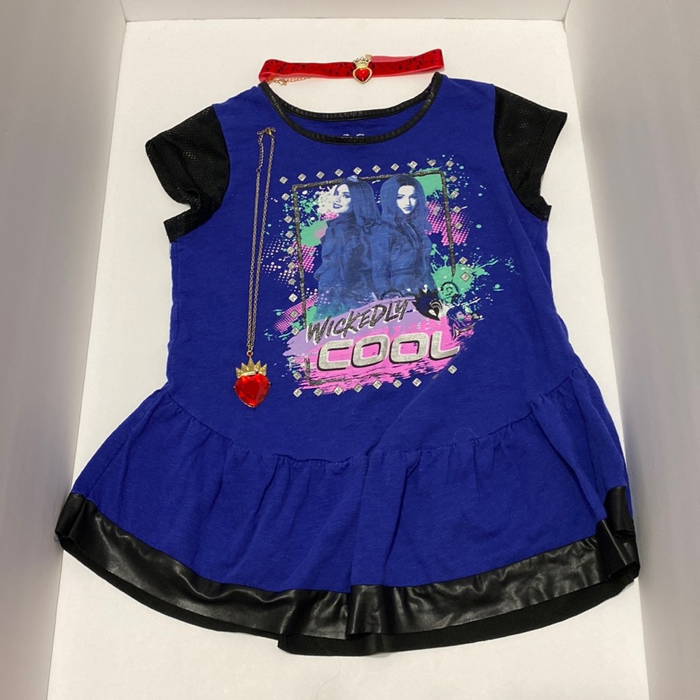 Girls Descendants Bundle! Blue Descendants Shirt & Matching Necklaces